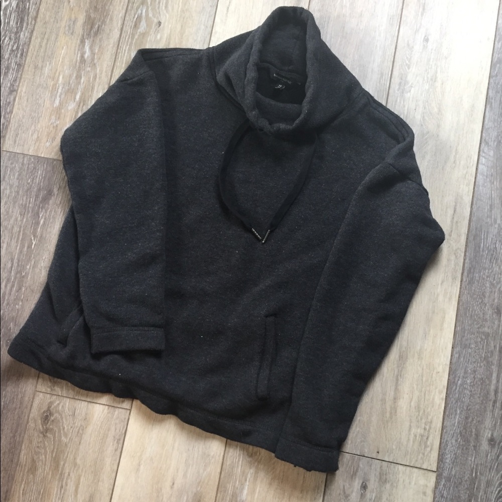Banana Republic cowl neck sweater, size medium😍